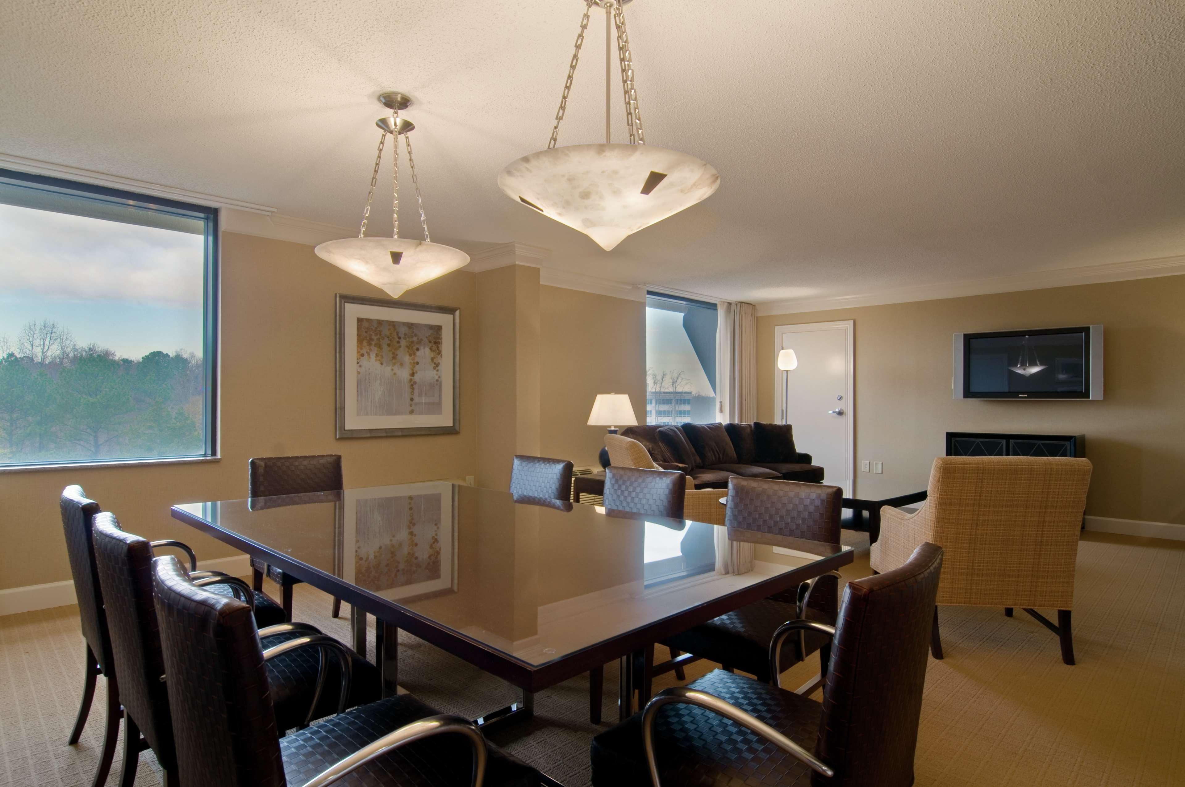 Готель Hilton Raleigh North Hills Екстер'єр фото