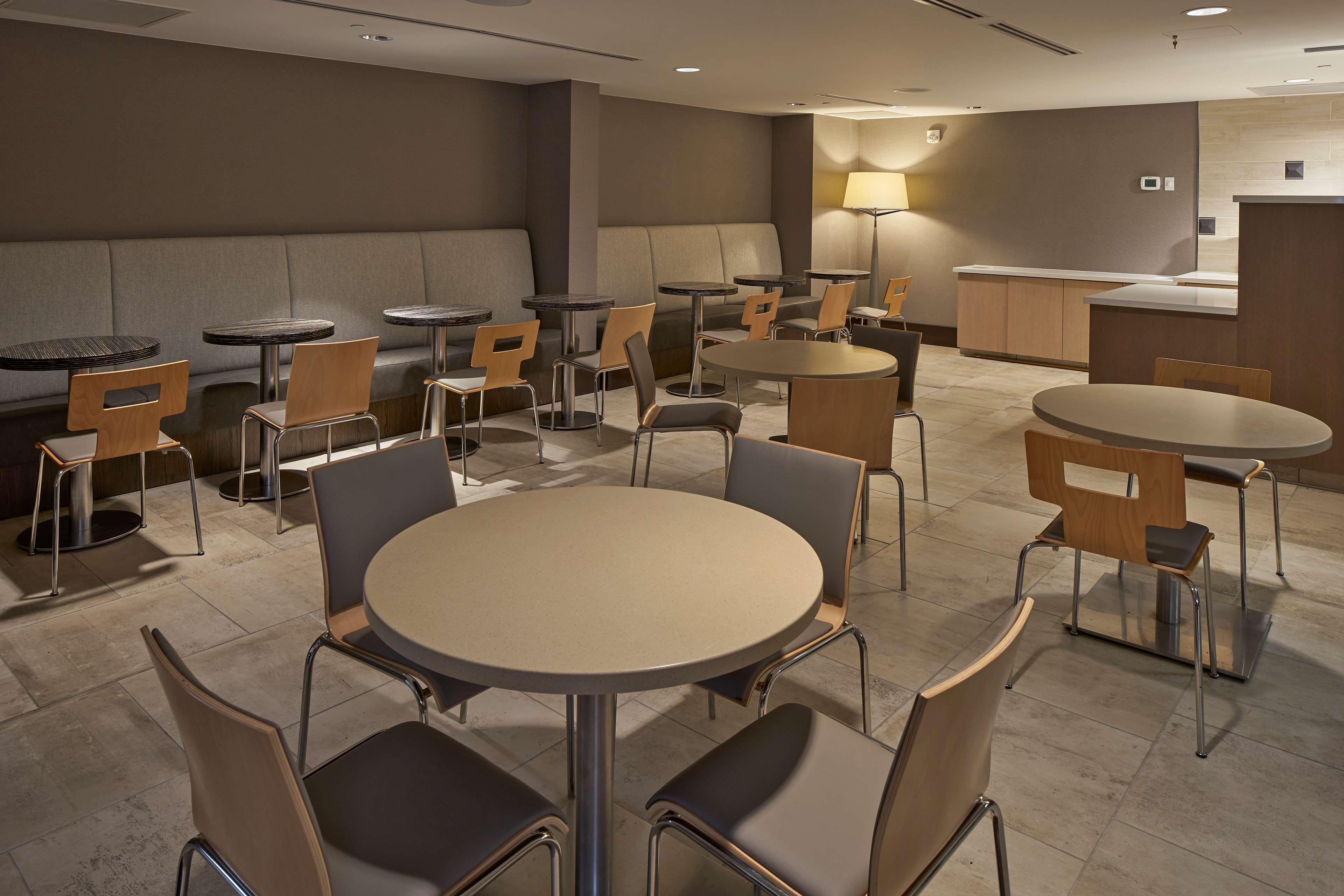 Готель Hilton Raleigh North Hills Зручності фото
