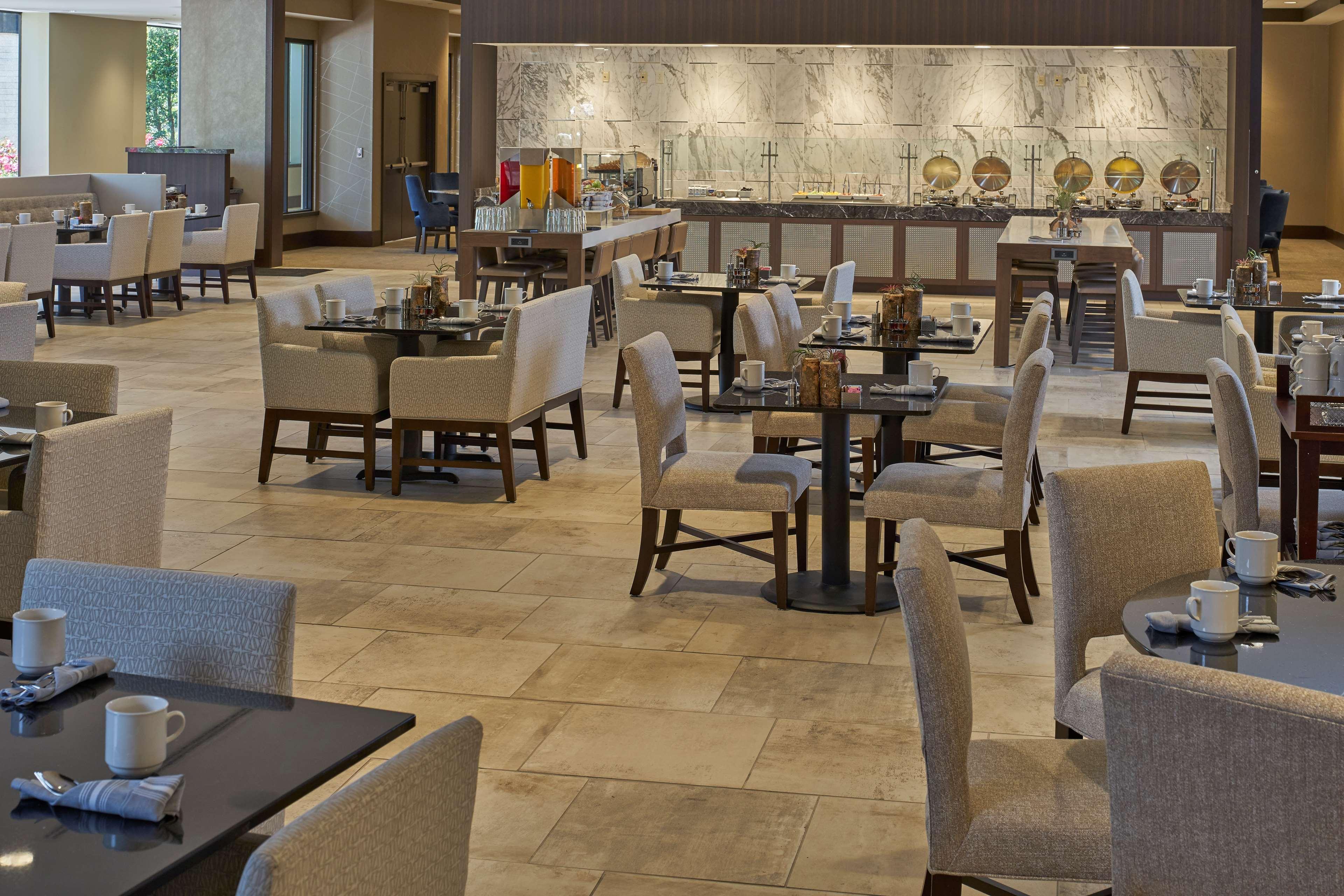 Готель Hilton Raleigh North Hills Екстер'єр фото