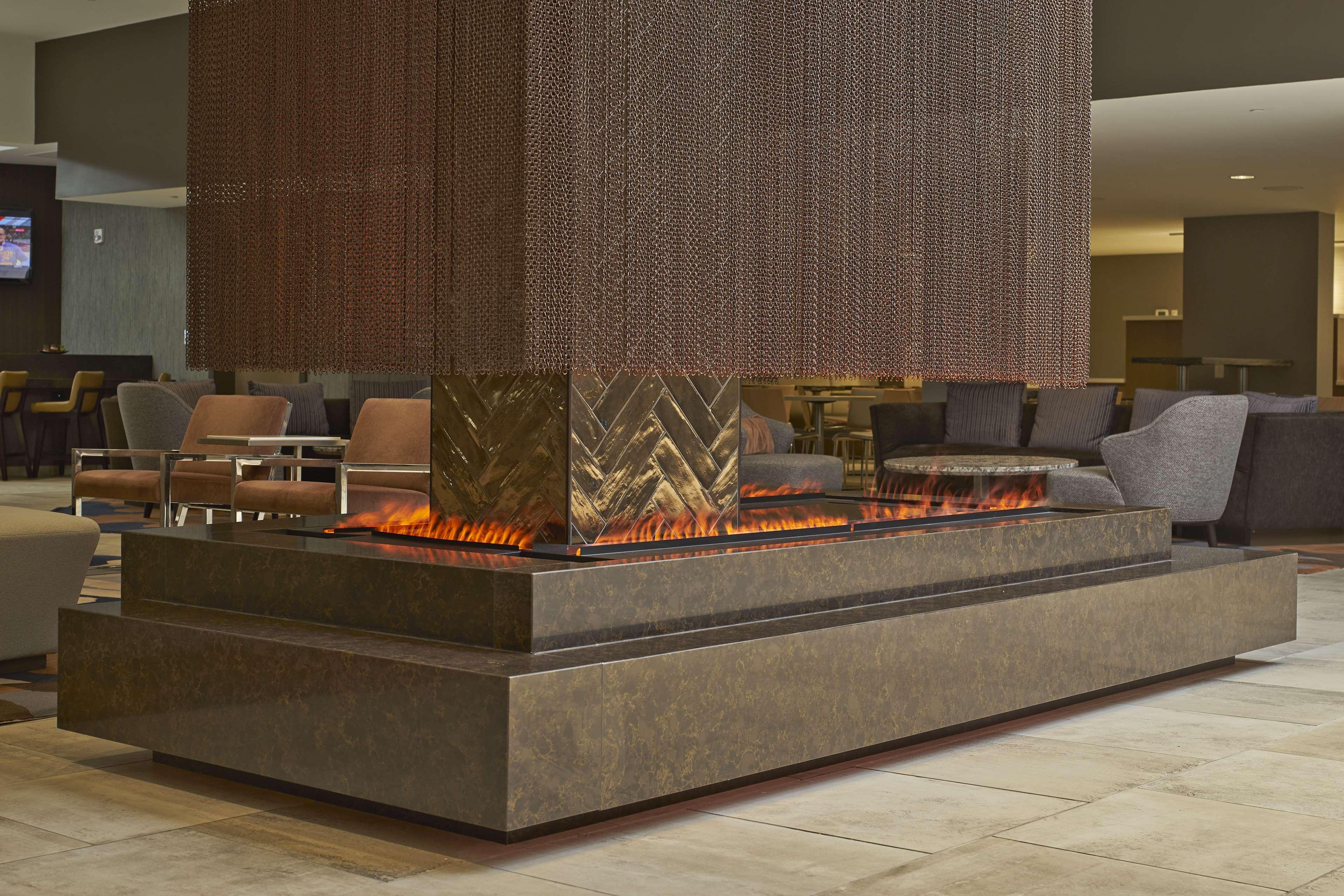 Готель Hilton Raleigh North Hills Інтер'єр фото
