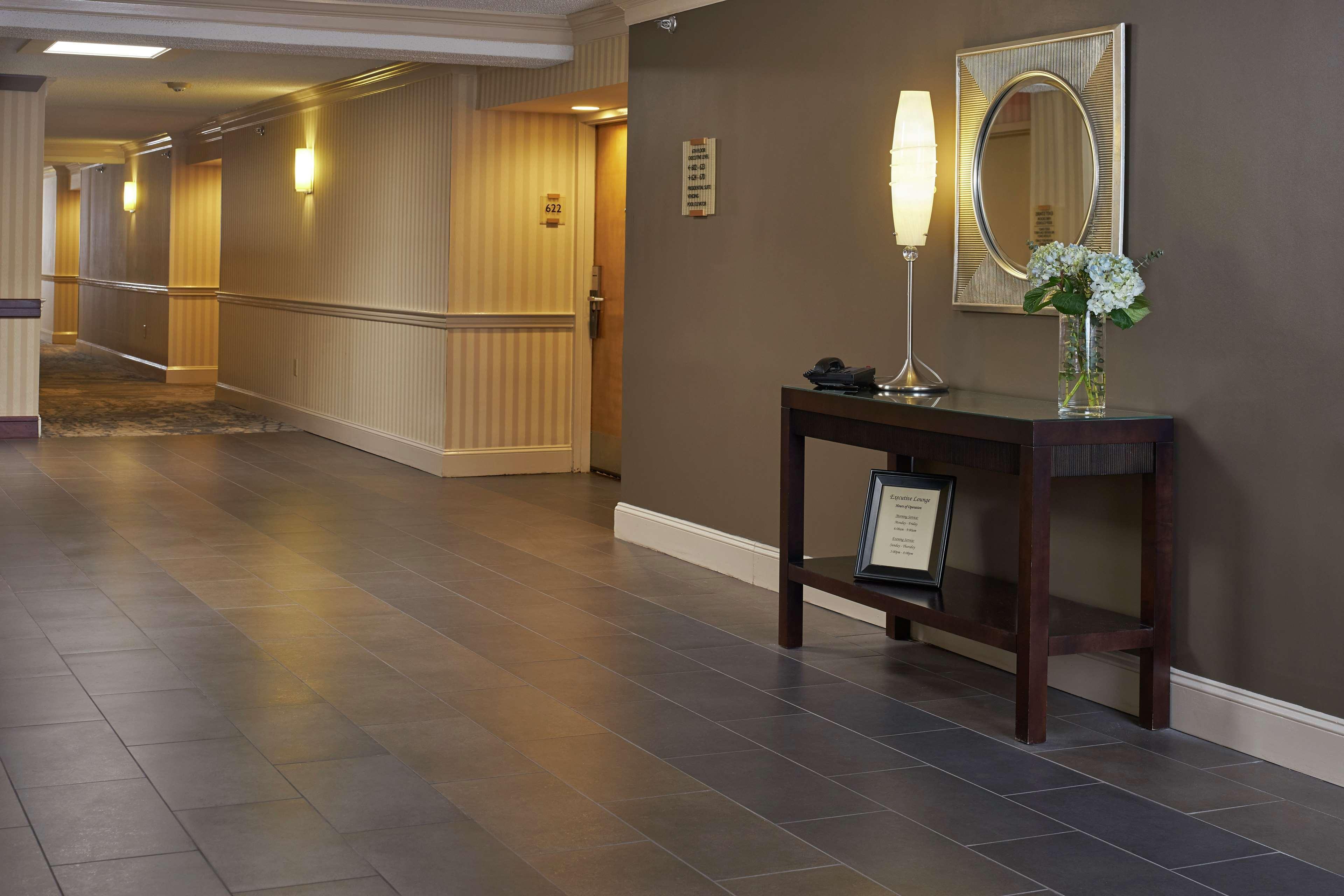 Готель Hilton Raleigh North Hills Інтер'єр фото